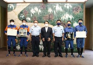 第６７回愛知県消防操法大会で優勝した消防団が知事を訪問