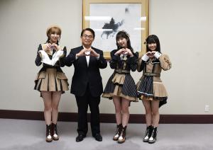 「ＬＯＶＥあいちサポーターズ あいち広報大使」ＳＫＥ４８の皆さんが知事を訪問