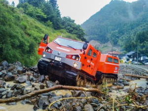 大型水陸両用車（レッドサラマンダー）