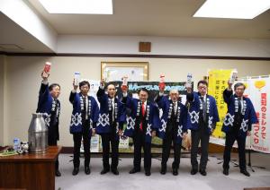 年末年始の牛乳消費拡大ＰＲのため愛知県牛乳普及協会等が知事を訪問