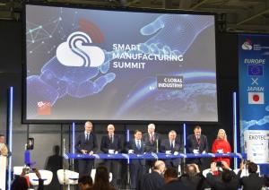 「SMART MANUFACTURING SUMMIT BY GLOBAL INDUSTRIE」を知事が視察