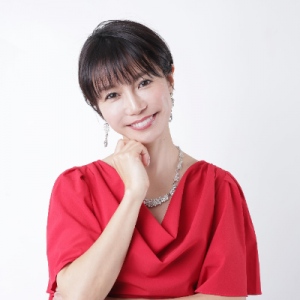 中島 侑子 氏