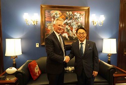 250407トミー・タバービル上院議員