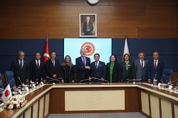 3トルコ・日本友好議員連盟」のジェヴィズオール会長