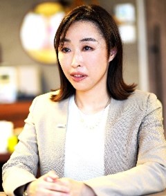 古川　朝恵　氏の顔写真