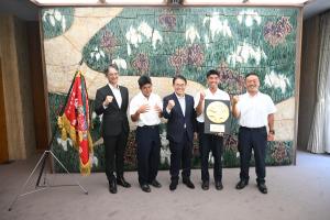 全国高等学校野球選手権愛知大会優勝校の訪問