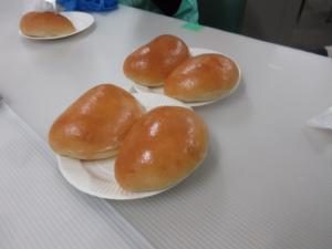 焼きあがったパン