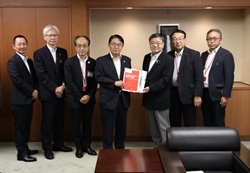 0806古川国土交通副大臣.jpg