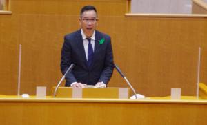 本会議場のようす（アクリル板の画像1）