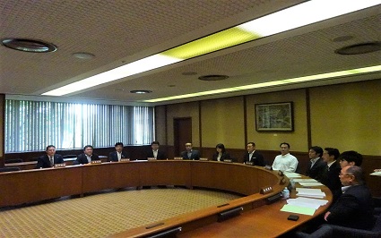 警察委員会の審査風景画像