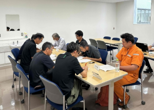 畜産経営者達が話し合う様子