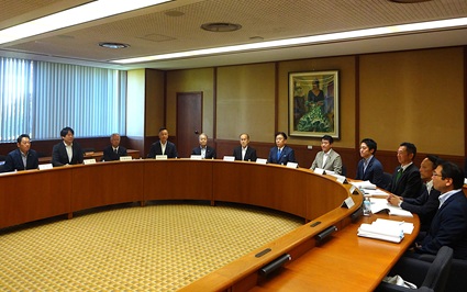 一般会計・特別会計決算特別委員会の審査風景画像