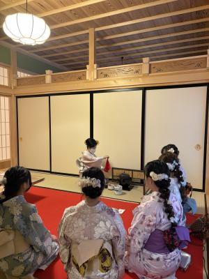 着物を着た茶道体験