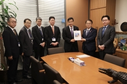 99-104-5 山際小委員長(特区)