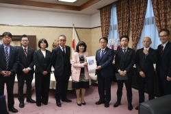 片山財務大臣要請2