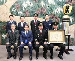 0326-1 大府市消防団「特別表彰まとい」受賞者訪問