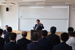 0327-1-3 西尾高校附属中学校の視察