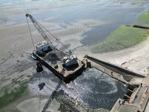 東実録第2樋門のしゅんせつ工事