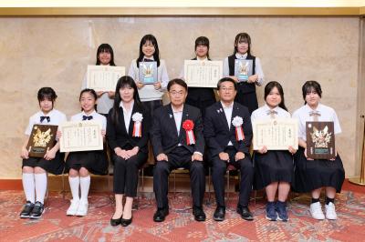 教育文化奨励賞受賞者記念写真