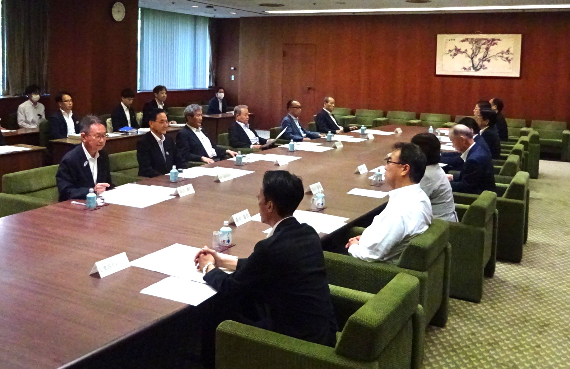 議員定数等調査特別委員会審査状況