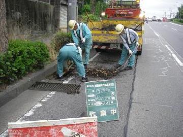 集水枡清掃の様子