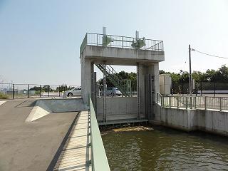 広口池東水門