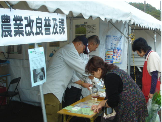 試飲の様子