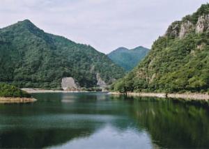 山嶺水気の大島ダム