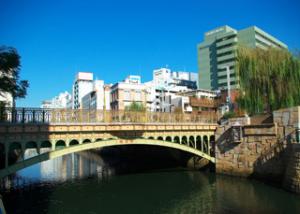 堀川端から眺めた納屋橋