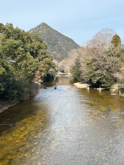 湯谷地区を流れる宇連川